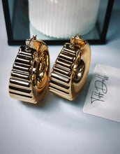 تحميل الصورة إلى عارض المعرض، Criana Gold Earrings
