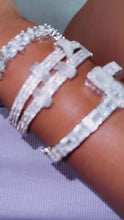 Video laden en afspelen in Gallery-weergave, Nia Nola Icy Bangle (Includes 1 Bangle)
