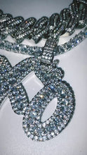 Video laden en afspelen in Gallery-weergave, XO Icy Cubic Zirconia Necklace
