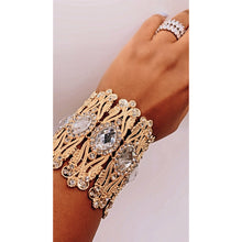 Load image into Gallery viewer, Gold Crush Diamond Bracelet
