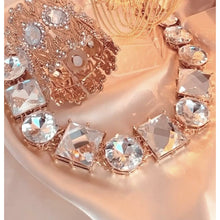 تحميل الصورة إلى عارض المعرض، Expensive Taste Crystal Necklace
