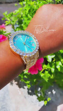 Video laden en afspelen in Gallery-weergave, Tiffany Icy Blue Watch
